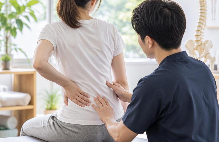 腰痛で痛み止めが効かないのはなぜ？本当の原因を姿勢のプロが解説！整体なら東大阪の姿勢矯正院スタイルケア