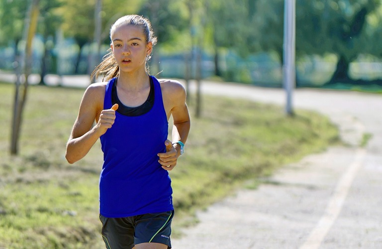 正しい姿勢で得られるランニングのメリットとは？姿勢整体のプロが東大阪から解説！｜姿勢矯正院スタイルケア